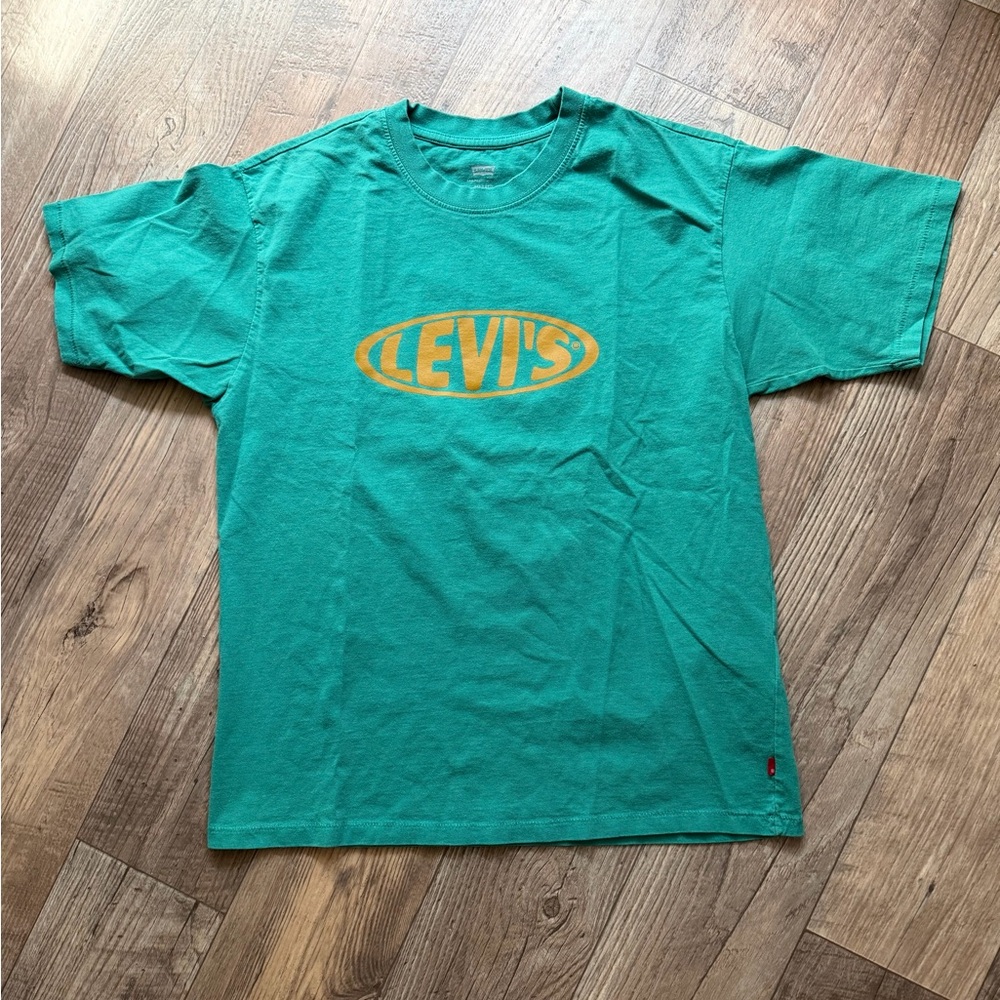 Levi's Green T-Shirt for Men. Size Small. Relaxed Fit